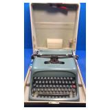 Underwood portable typewriter in case