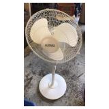 Living solution fan on stand