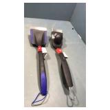 2 grill cleaning brushes 2 grill cleaning brushes