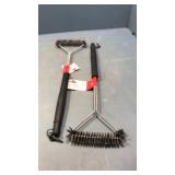 2 long handles grill brush 2 long handles grill brush