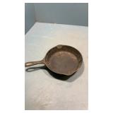 Wagnor Ware #6 Cast iron skillet