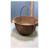 Three legged kettle