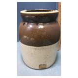 Crock jug with a lid