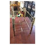 Metal magazine rack mcm