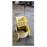 Industrial mop bucket