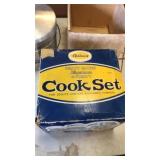 Galaxy aluminum cook set  vintage in box