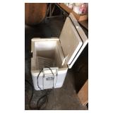 Igloo cooler for cigarette lighter