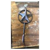 Metal star hanger