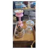 2 oil lamps and vase