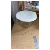 Pampered chef measuring cup