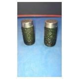 Green salt and pepper