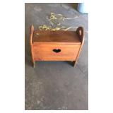 Bench. Heart toy box