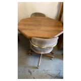 Table and 2 upholstery chairs on rollers