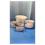 4 enamel pans