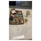 Assorted jewelry,earring holder