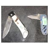 2 pocket knifes