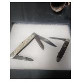 2 pocket knives