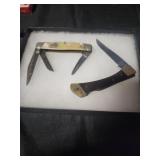 2 pocket knives