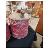 Metal gas can
