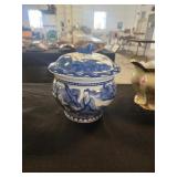 Chinese porcelain covered jar or soup tureen