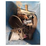 Toe with assorted items