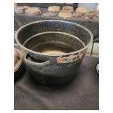 Enamel pot