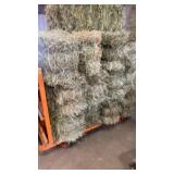 SMALL SQUARE BALES OF HAY