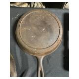 Cast iron skillet
