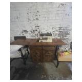 Singer Sewing  machine with table