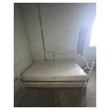 Day bed with trundle bed great condition