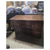 Vintage Mahogany and Cedar Hope Chest with key