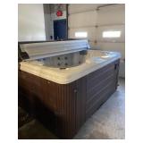 8 person hot tub