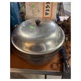 Cast aluminum majesticware