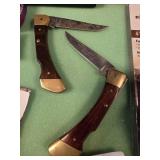 2 Frontier pocket knives