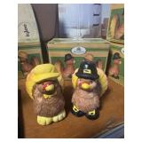 2 pairs of Salt and pepper shakers