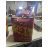 Metal gas can