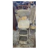 Stylaire stool and wooden chair