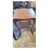 Oak side table 29×22 1/2×24 needs tlc