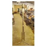 Metal hall tree
