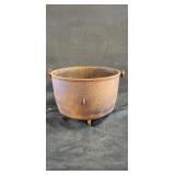 Cast iron pot
