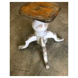 Pedestal Stand
