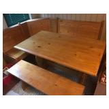 Corner Kitchen table With benches