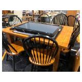 Very nice table 7 8 Chairs