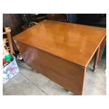 Drop Leaf table With 2 leaves