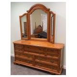 Bassett Queen Size Bedroom Suite With Adjustable Rise Frame