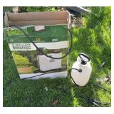 5 Gallon Home & Garden Backpack Sprayer & 1 Gallon Pump Sprayer