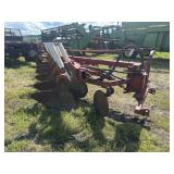 IH 700 Auto reset 6 bottomplow 18'