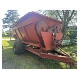 Kelly Ryan TMR Feed Mixer (works good)