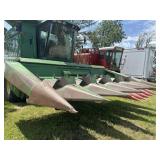 John Deere 643 Corn Head  (6 Row)