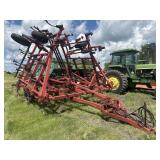 Case' IH 4800 Vibra Shank Field Cultivator 30'
